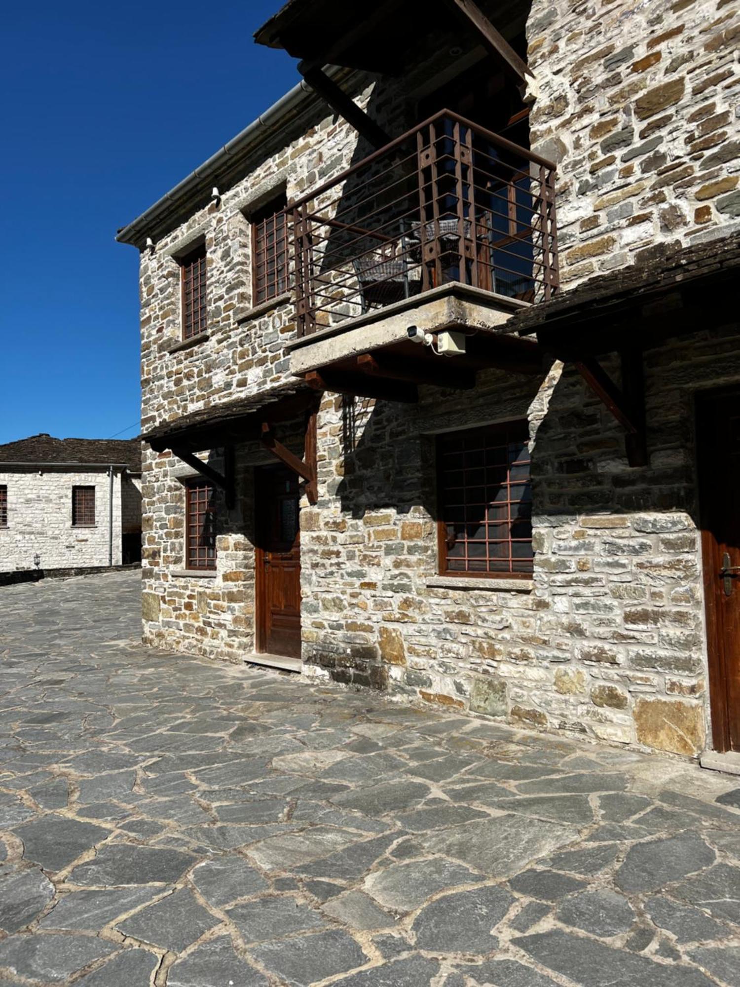 Ikojenia Traditional Lodge Papigko Exterior photo